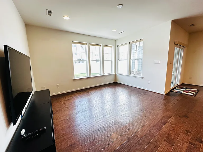 5604 Benoni Ct — Photo 12