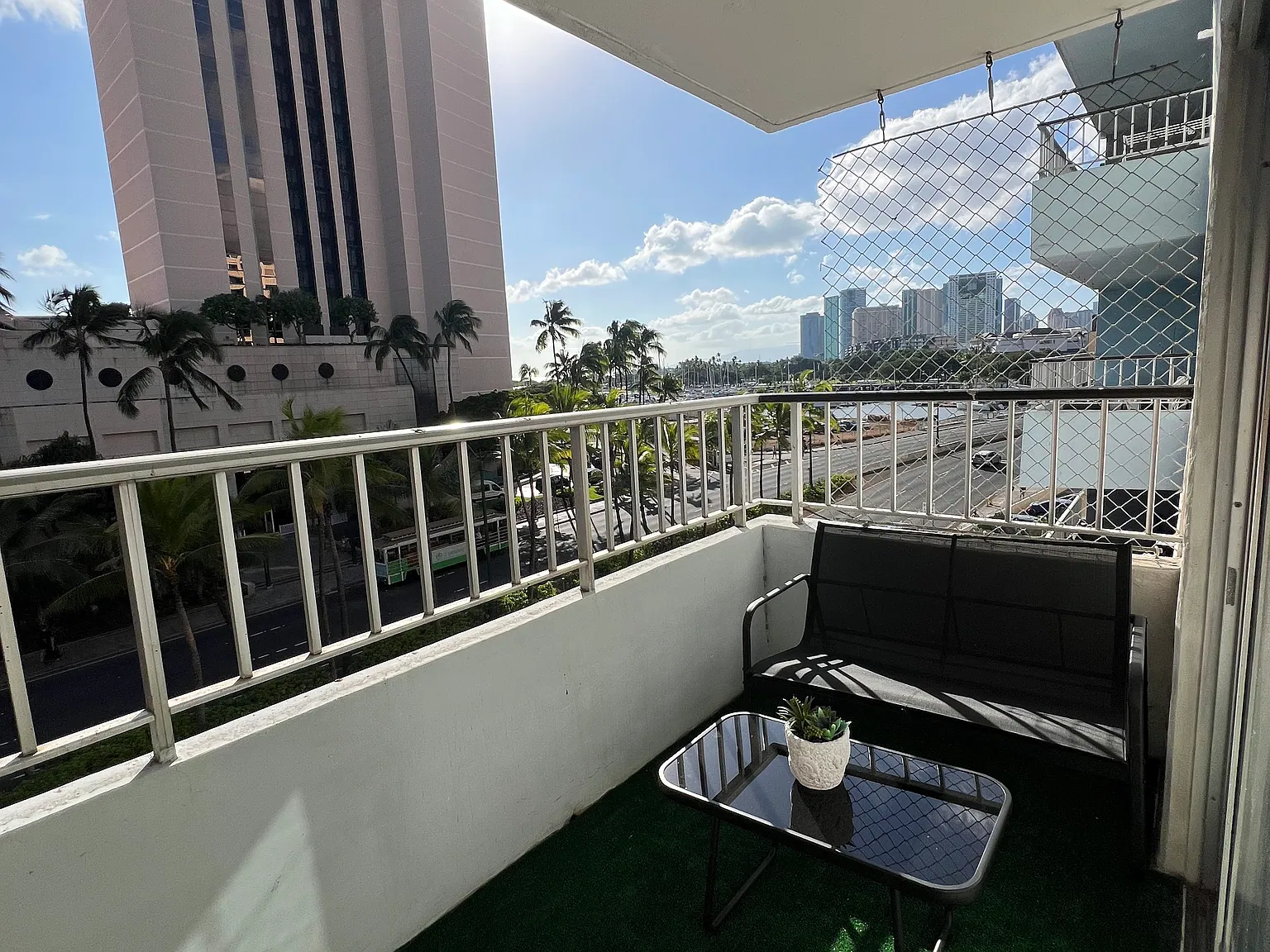 1690 Ala Moana Blvd — Photo 2