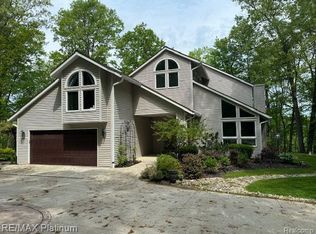 5234 King Rd, Howell, MI 48843