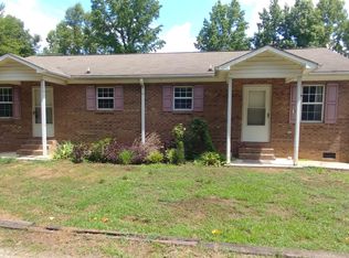 156 Baker Ln #B, Lexington, NC 27295