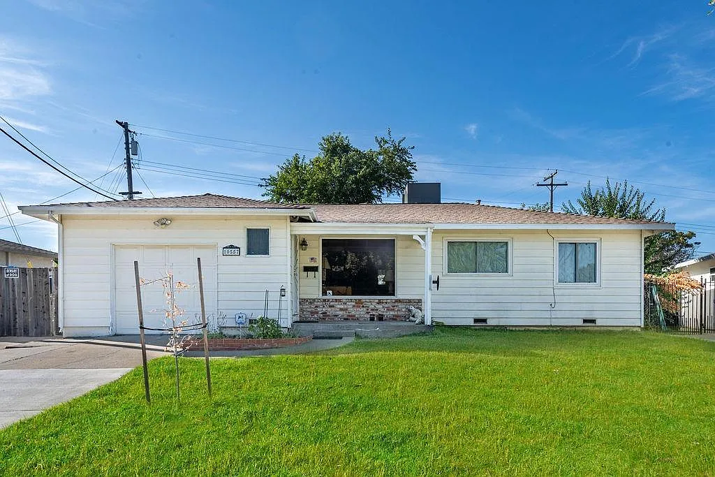 10557 Malaga Way photo 1