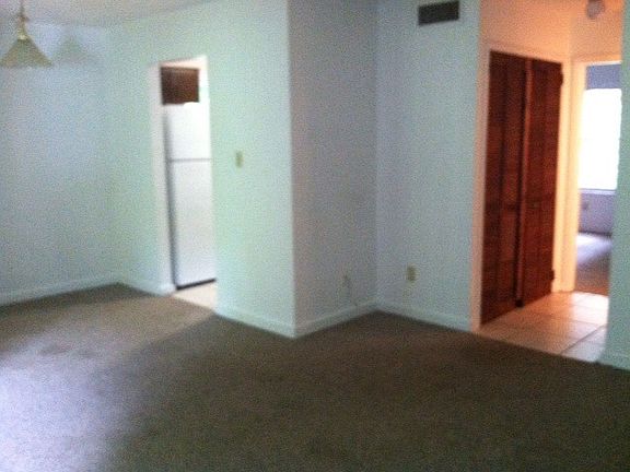 2nd image of 1530 Live Oak Dr APT 3B