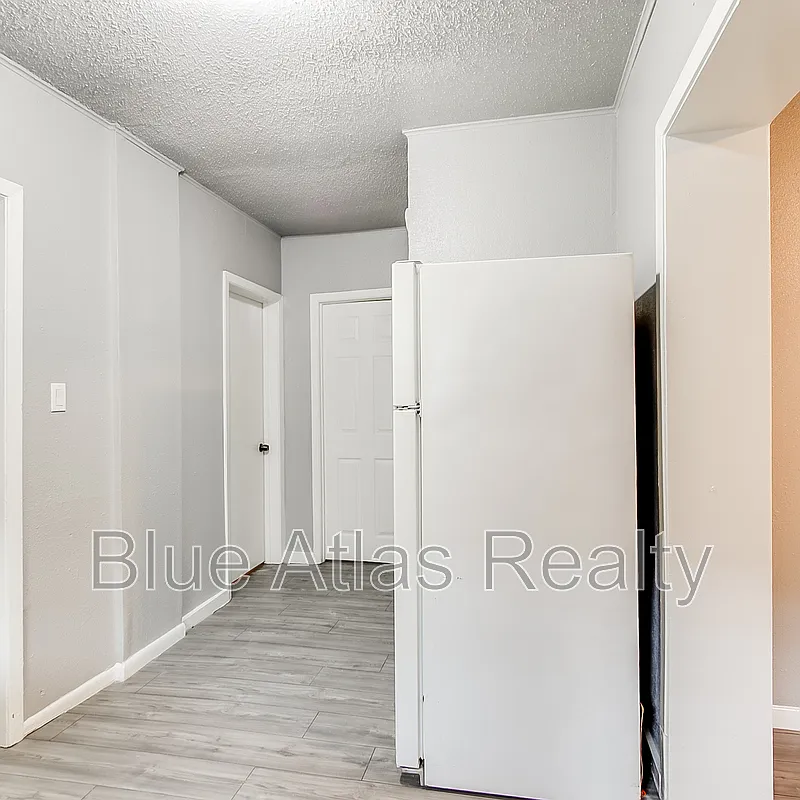 Building Photo - 1724 Pear St #1