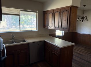 3021 Lark Ln, Irving, TX 75062