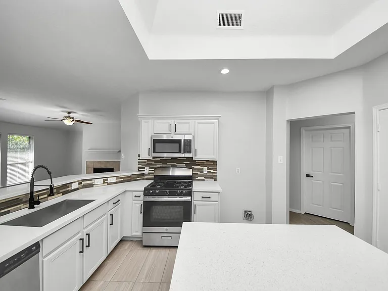 8322 Adler Lake Dr — Photo 12