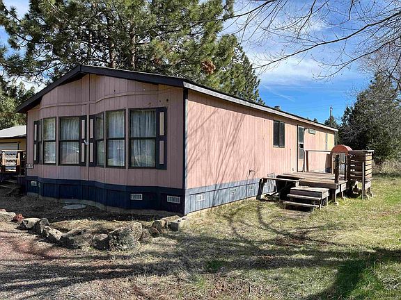 2nd image of 687-865 Hemlock Way