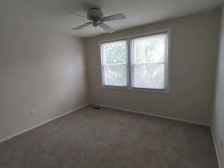 8638 Saxon Cir — Photo 21