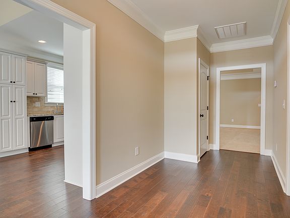 2nd image of 275 Tulip Dr