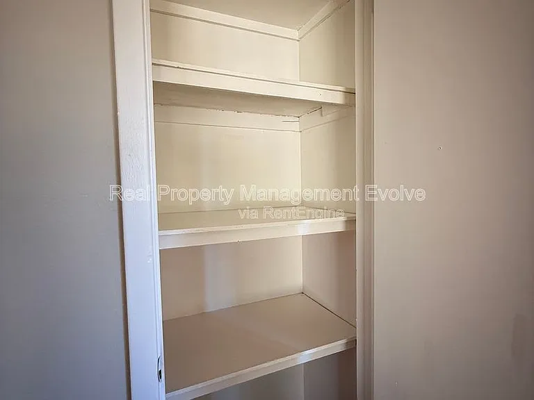 2401 W Fremont Dr — Photo 13