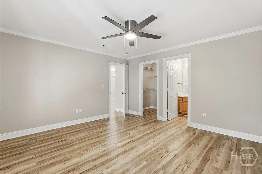 2 bed, 2.0 bath, 1200 sqft, $2,500 — Photo 2