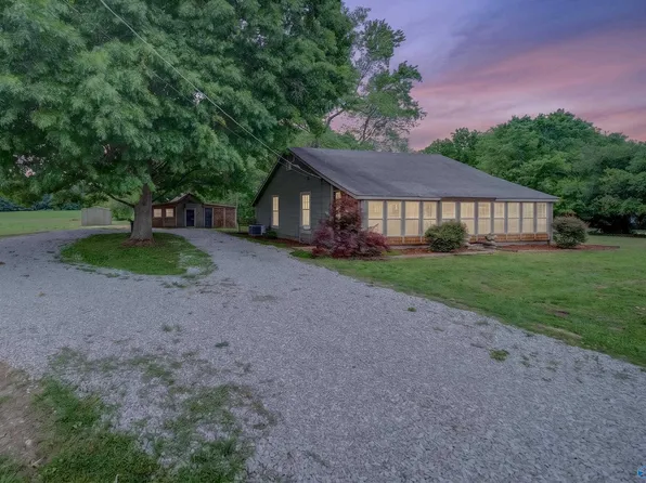 628 Walt Campbell Rd, Hazel Green, AL 35750