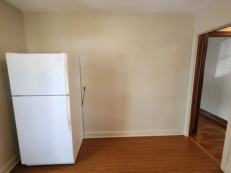 1416 N Detroit Ave — Photo 5