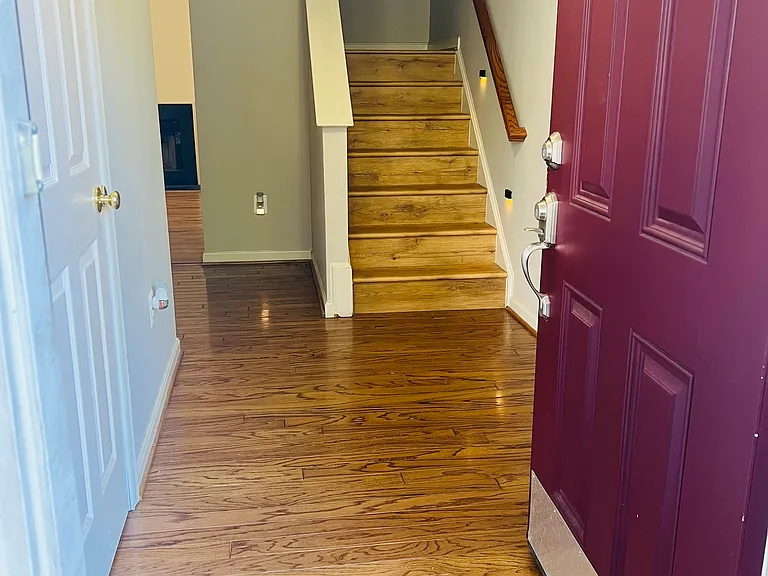 9404 Lanae Ln — Photo 2
