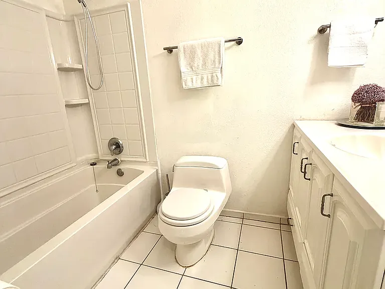 695 A1a N #133 — Photo 23