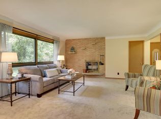 383 Arcwood Rd, Saint Paul, MN 55115