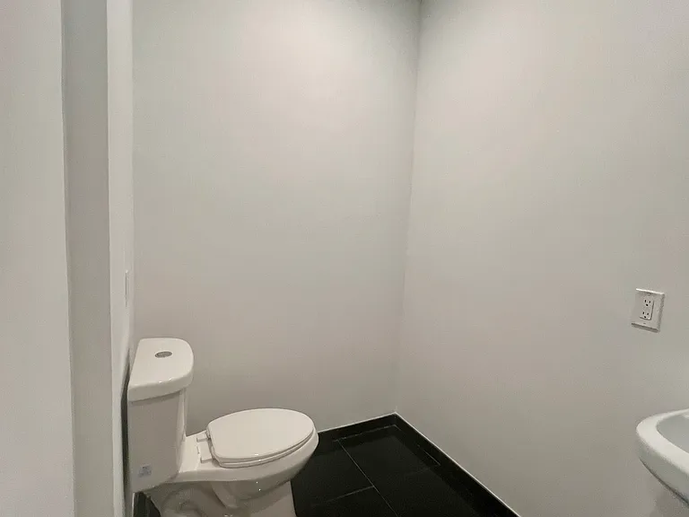 111 Peterborough St #4 — Photo 19