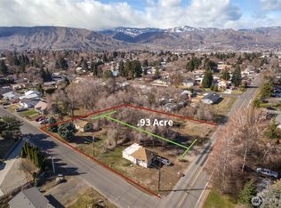 1588 3rd St NE, East Wenatchee, WA 98802