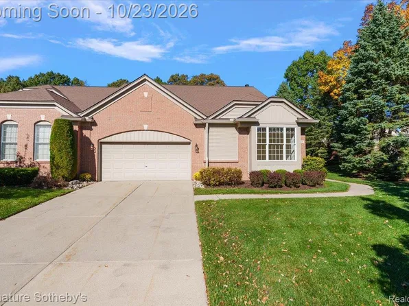 1989 Dunham Dr, Rochester, MI 48306