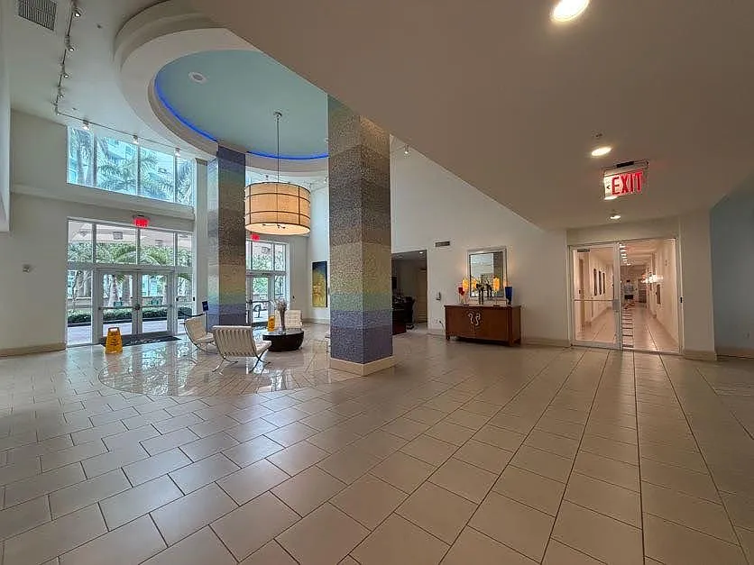 1 bed, 726 sqft, $2,550 — Photo 2