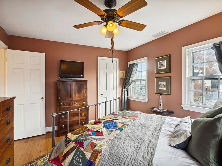 216 E Nelson Ave — Photo 24