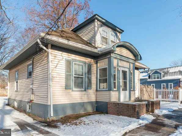 322 Berg Ave, Hamilton, NJ 08610