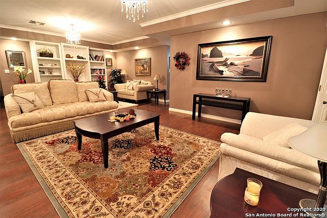 1st image of 2811 Longmeadow Dr