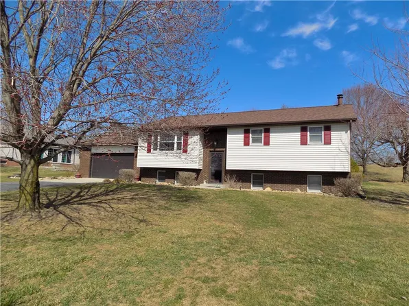 226 Eighty Acres Rd, Dunbar, PA 15431