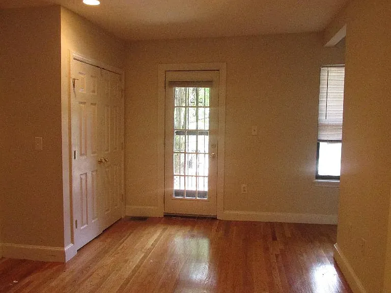 221 W Newton St #1 — Photo 29
