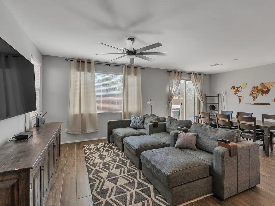 6236 N Saguaro Post Pl