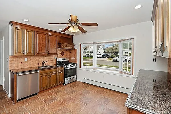 48 Link Ln — Photo 3