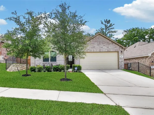 922 Golden Willow Ln, Conroe, TX 77304