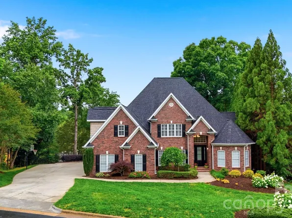 151 43rd Avenue Dr NW, Hickory, NC 28601