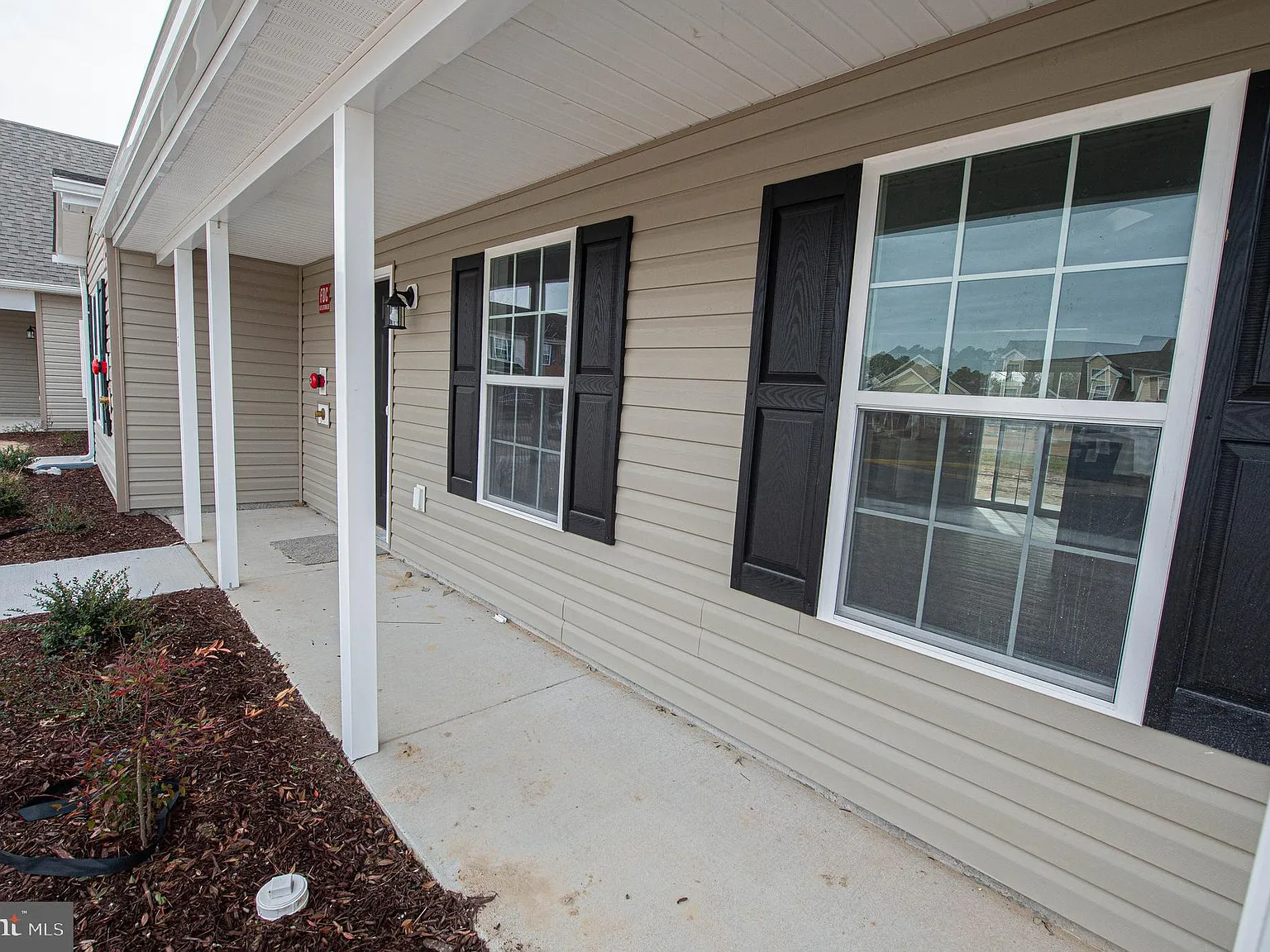 3 bed, 2.5 bath, 1304 sqft, $1,750 — Photo 4