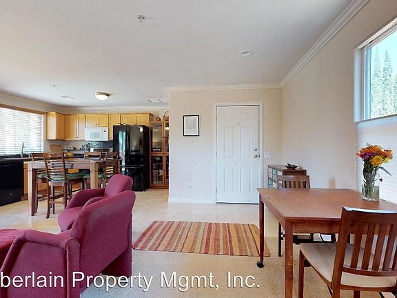 3rd image of 1509B Maxwell Ln