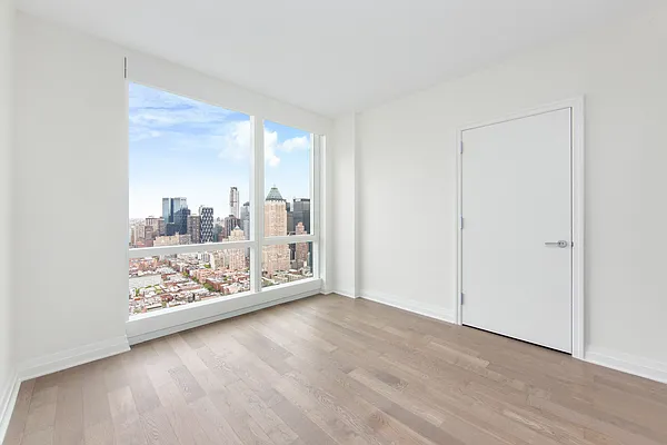 Rented by Square Realty Global Inc | media 21