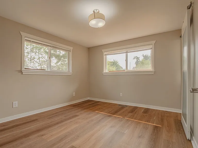 4409 S 292nd St — Photo 9