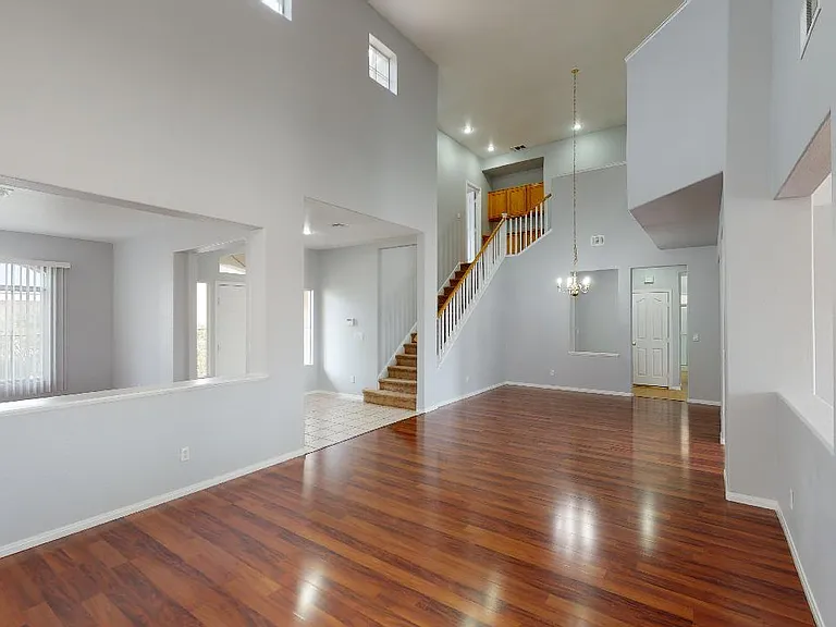 377 Ravensmere Ave — Photo 13
