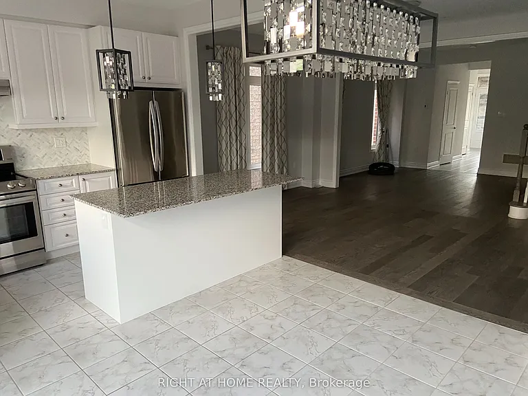 214 Cranbrook Cres — Photo 11