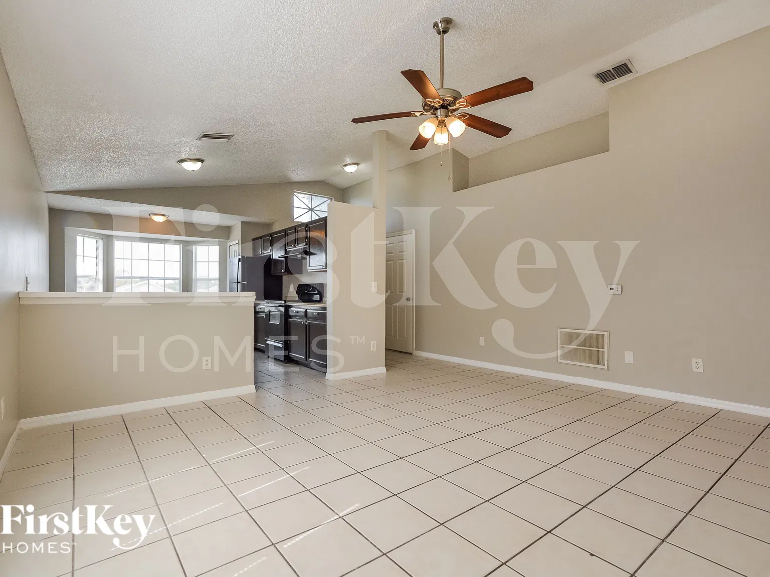 3 bed, 2.0 bath, 1300 sqft, $1,840 — Photo 4