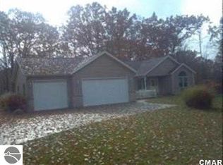 1301 S Clubhouse Dr, Weidman, MI 48893