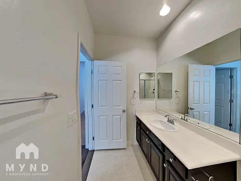 7825 Flintshire Ct — Photo 15