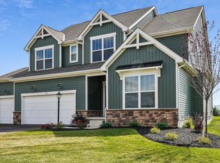 121 Terrier Ct, Pataskala, OH 43062