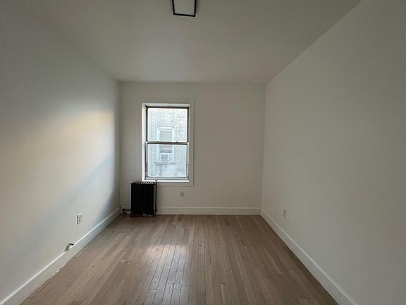 4th image of 11-15 Gifford Ave #5D