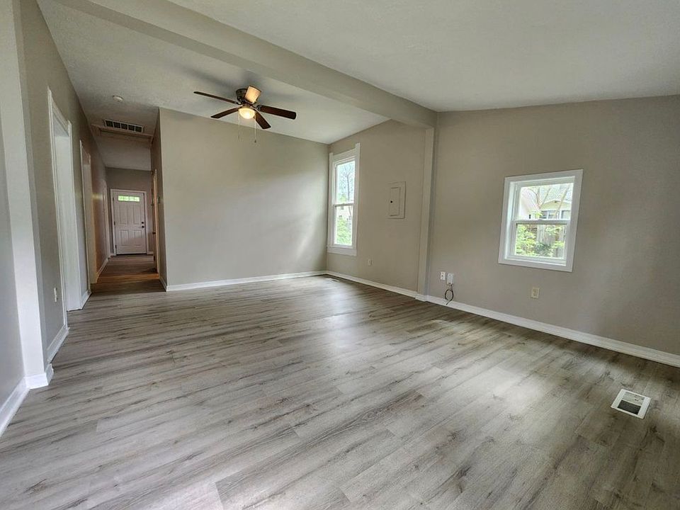 1st image of 1017 W Elm St