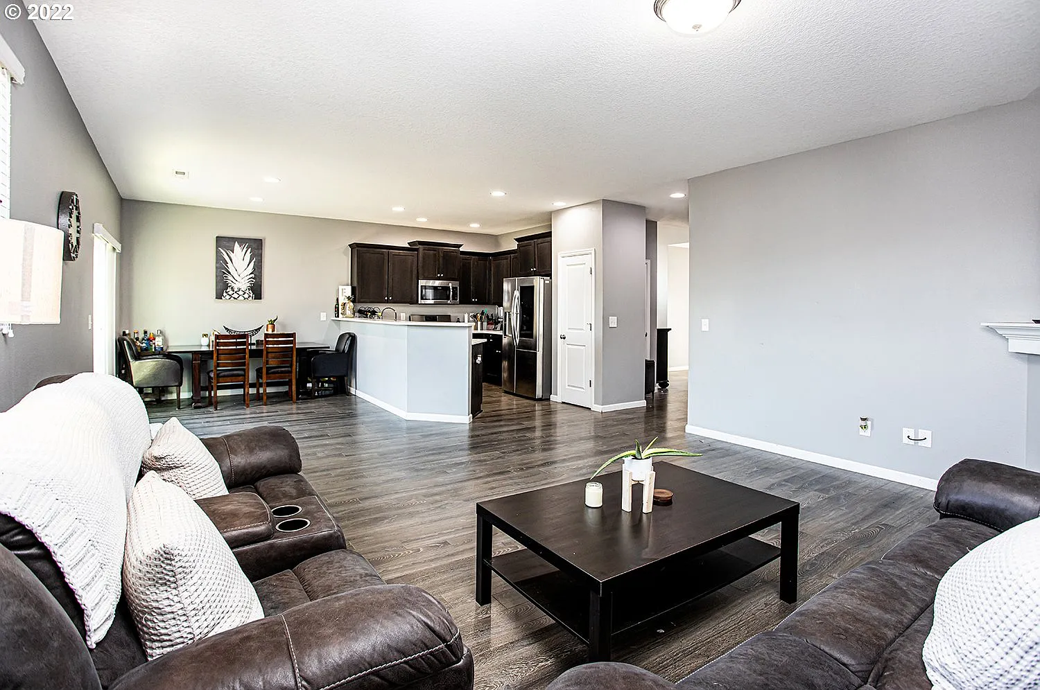 4 bed, 2.5 bath, 2224 sqft, $3,500 — Photo 4
