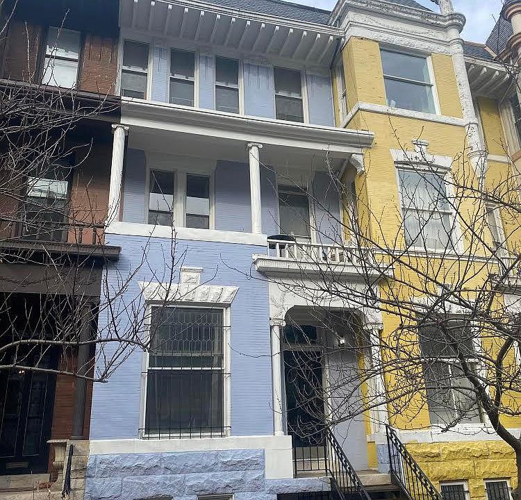 Historic row house on one way street, close to shops, restaurants, metro