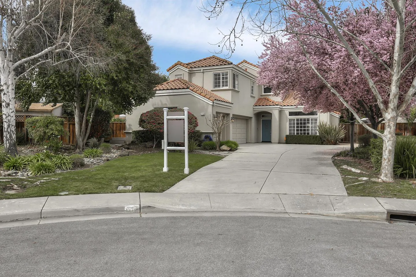 14760 Excaliber Dr photo 1