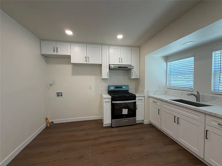 920 W Olive Ave #1 — Photo 5