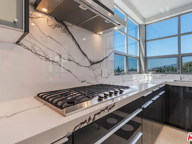 870 Haverford Ave #101 — Photo 7