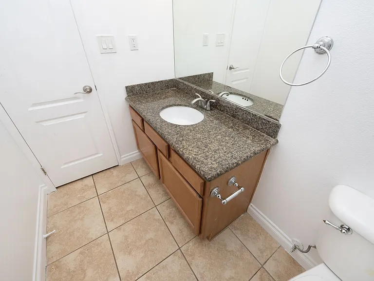 455 Ballantyne St #8 — Photo 64